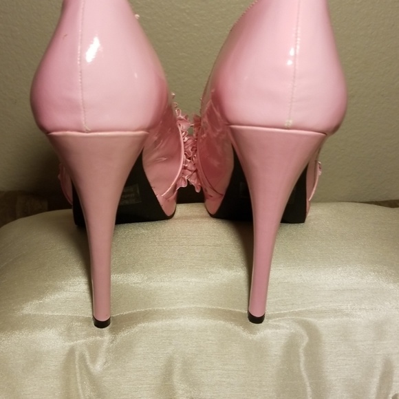 Pretty Pink Platforms - Picture 5 of 7